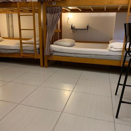 Backpacker 41 Hostel - Tchaj-čung Exteriér fotografie
