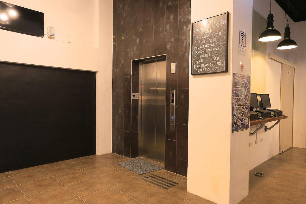 Backpacker 41 Hostel - Tchaj-čung Exteriér fotografie